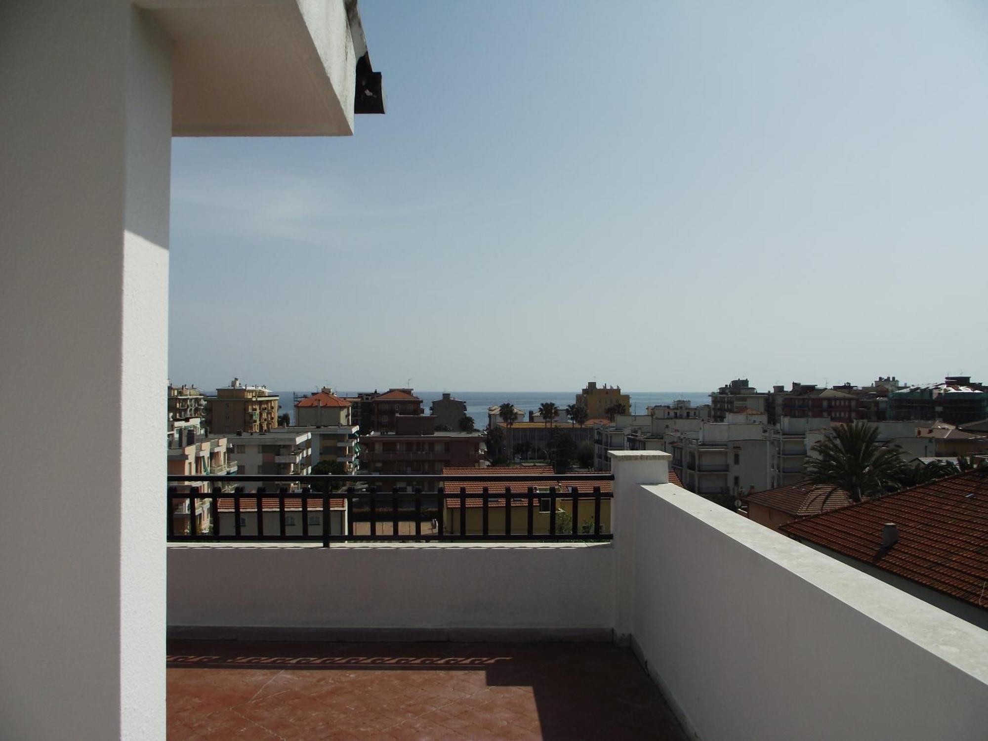 Riviera Apartments Pietra Ligure Buitenkant foto