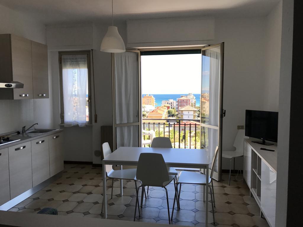 Riviera Apartments Pietra Ligure Buitenkant foto